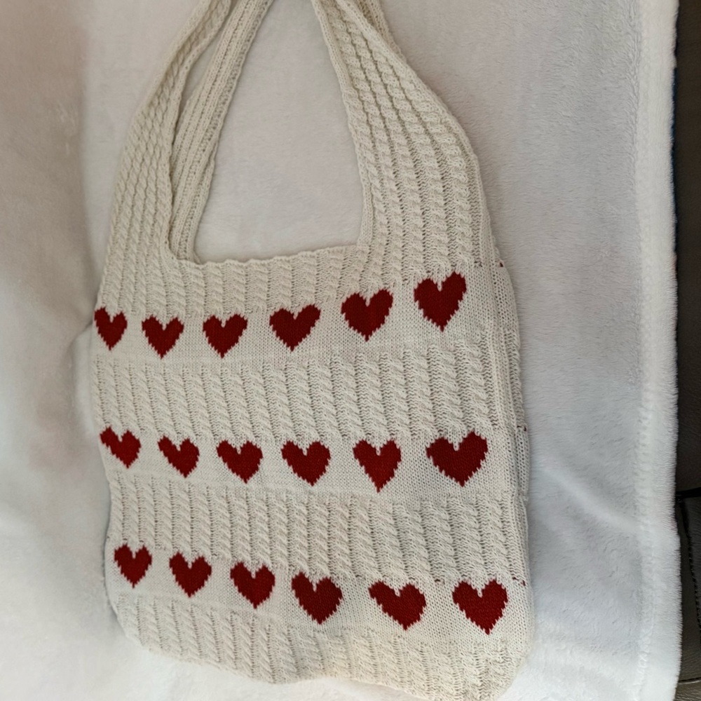 Cream Crochet Bag With Red Heart Patterned NWOT - Picture 1 of 5